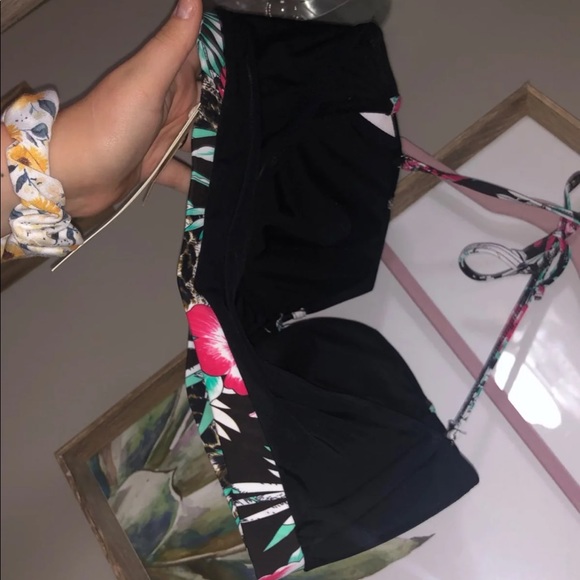 NWT Bikini Top - Picture 4 of 4